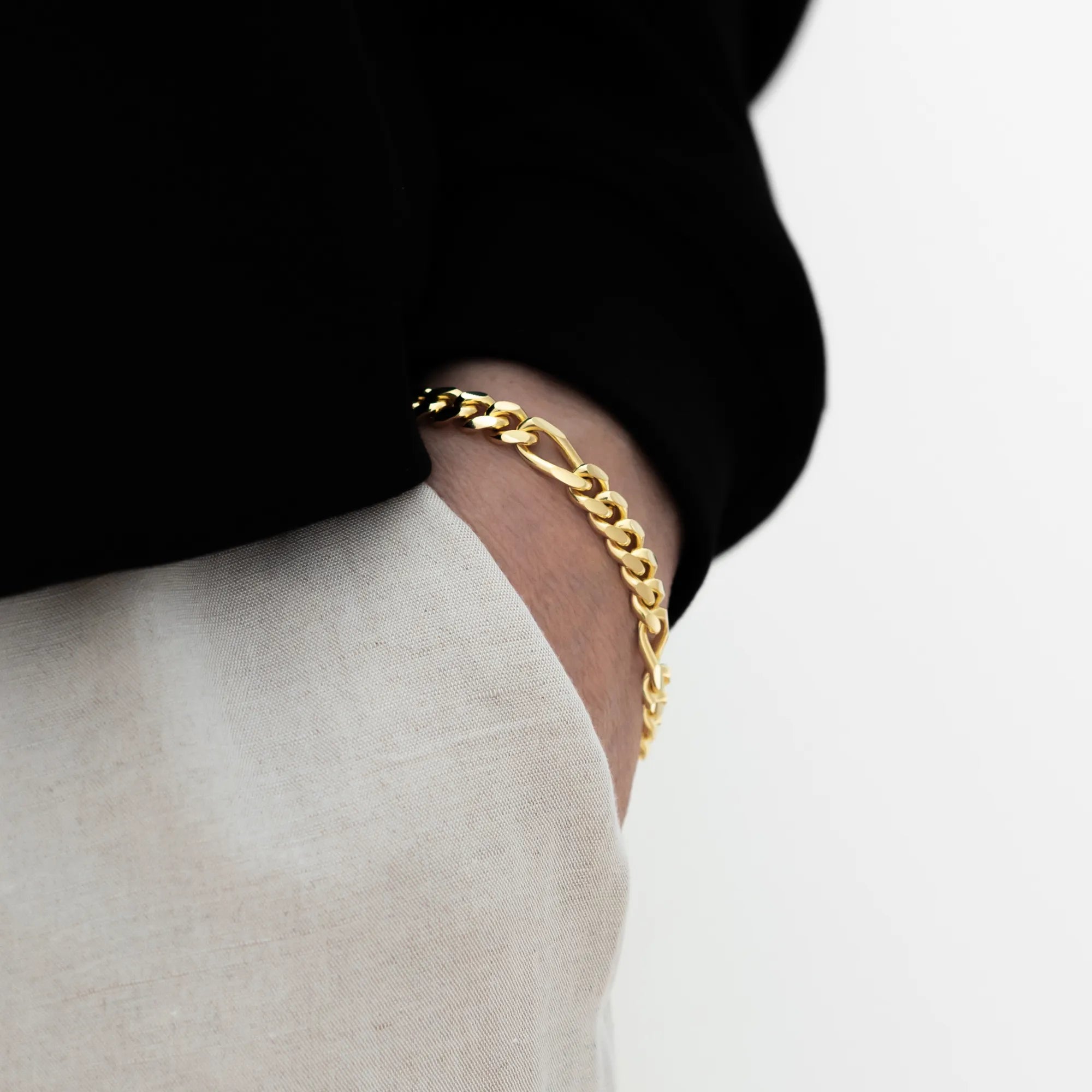 8mm Figaro Bracelet Gold