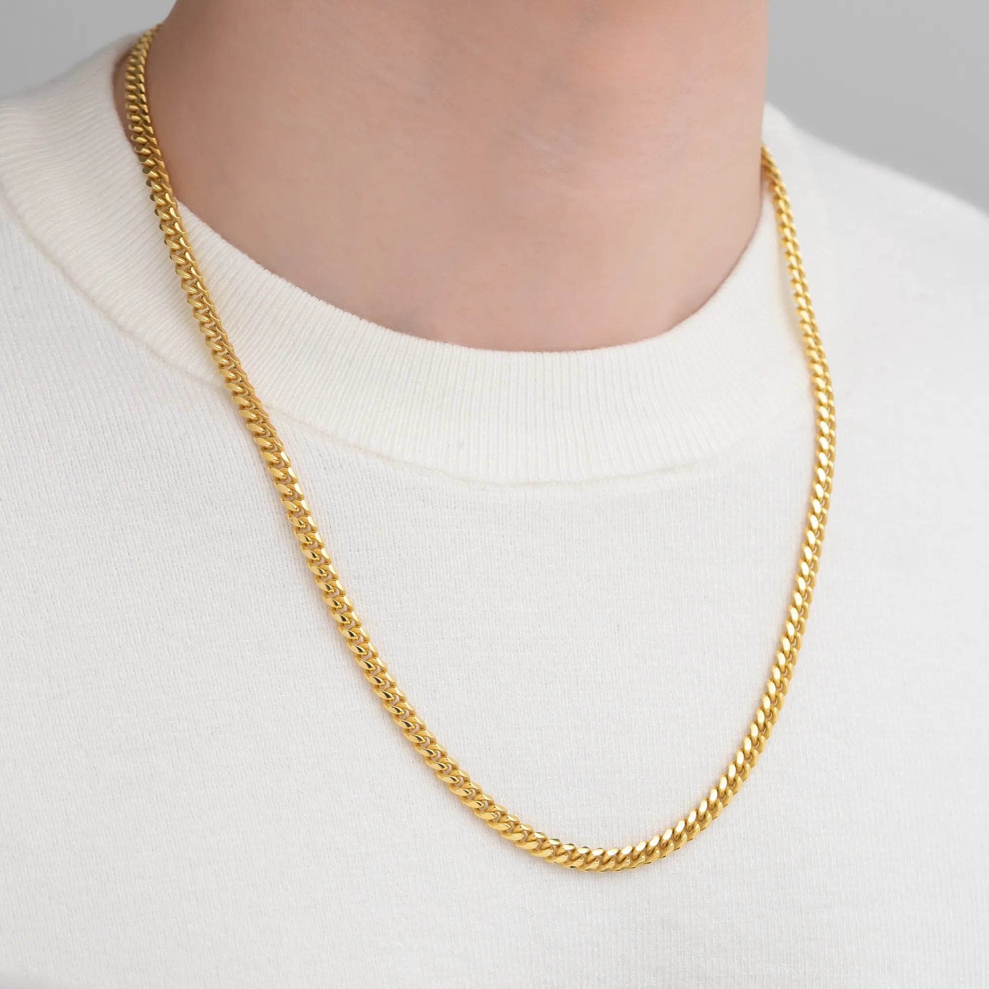 Cuban Link Chain 5mm in 18k Gold Vermeil on Model