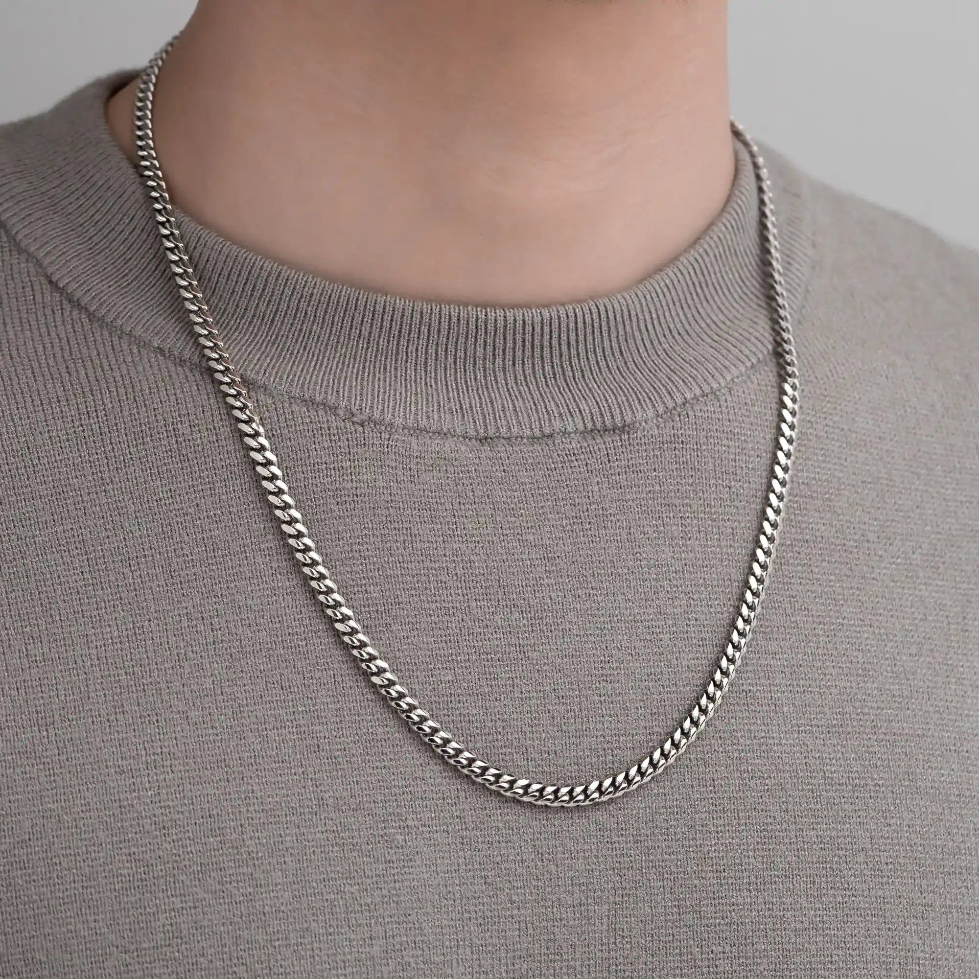 Cuban Link Chain 5mm in 925 Sterling Silver on Model