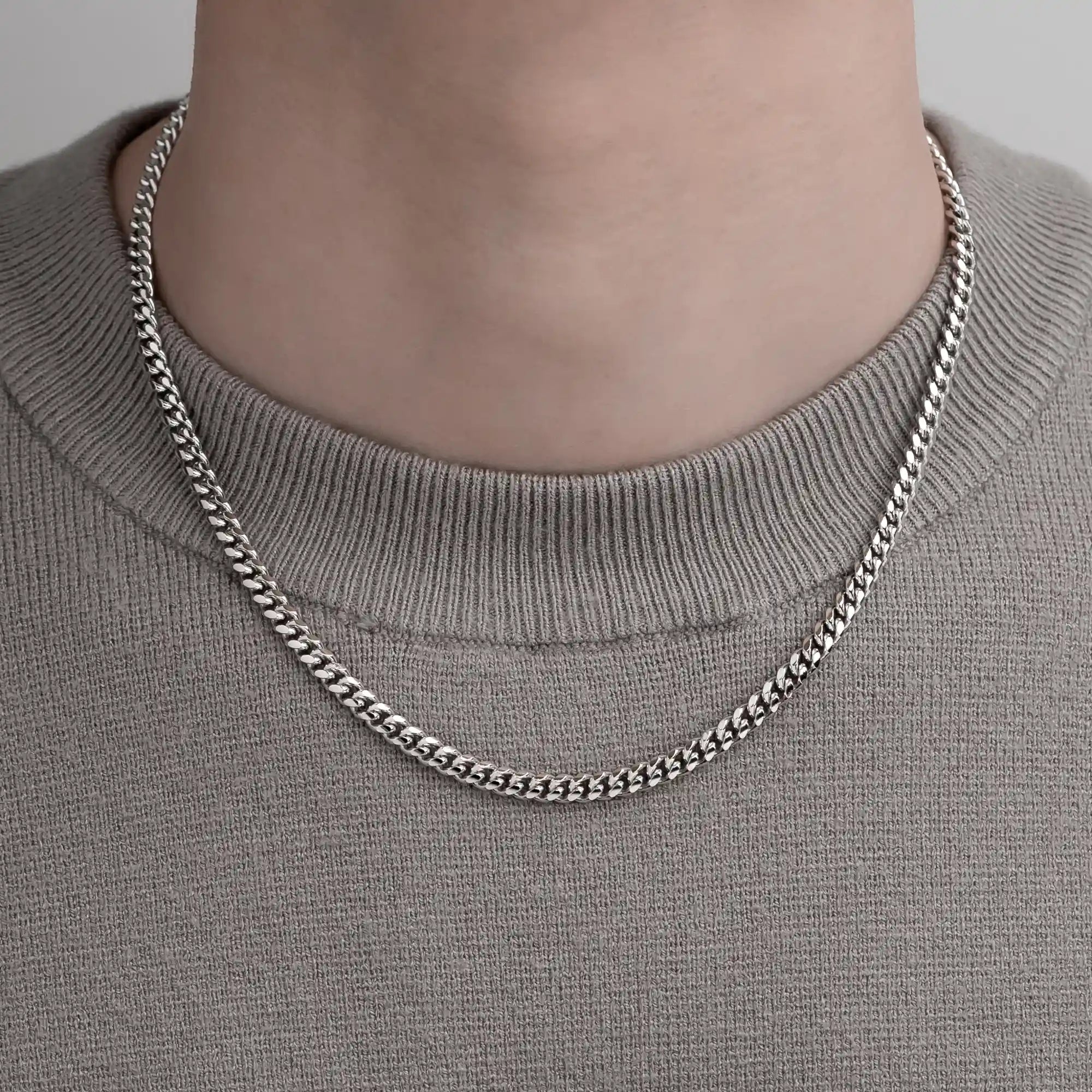 Cuban Link Choker Chain 5mm in 925 Sterling Silver on Model