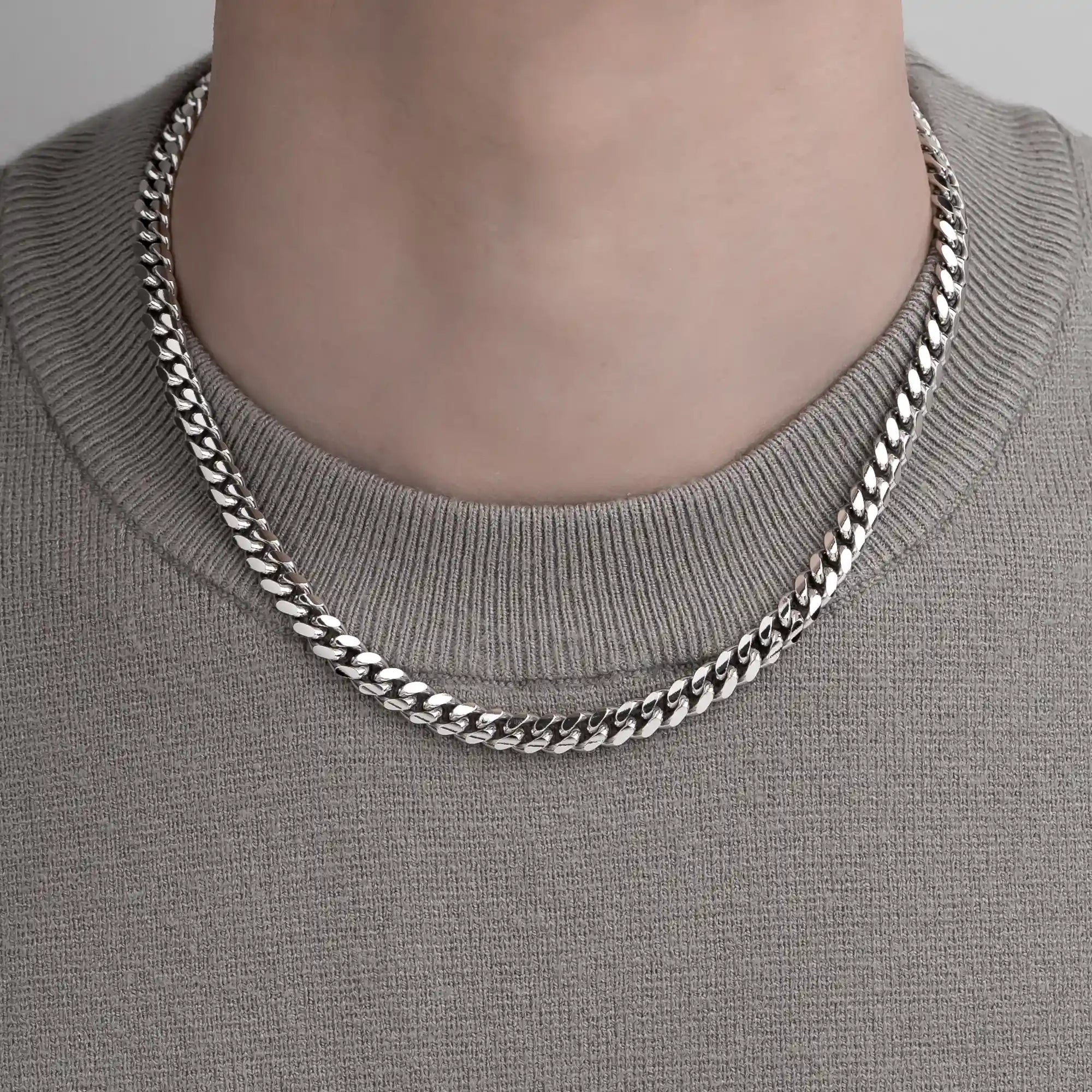 Cuban Link Choker Chain 7mm in 925 Sterling Silver on Model