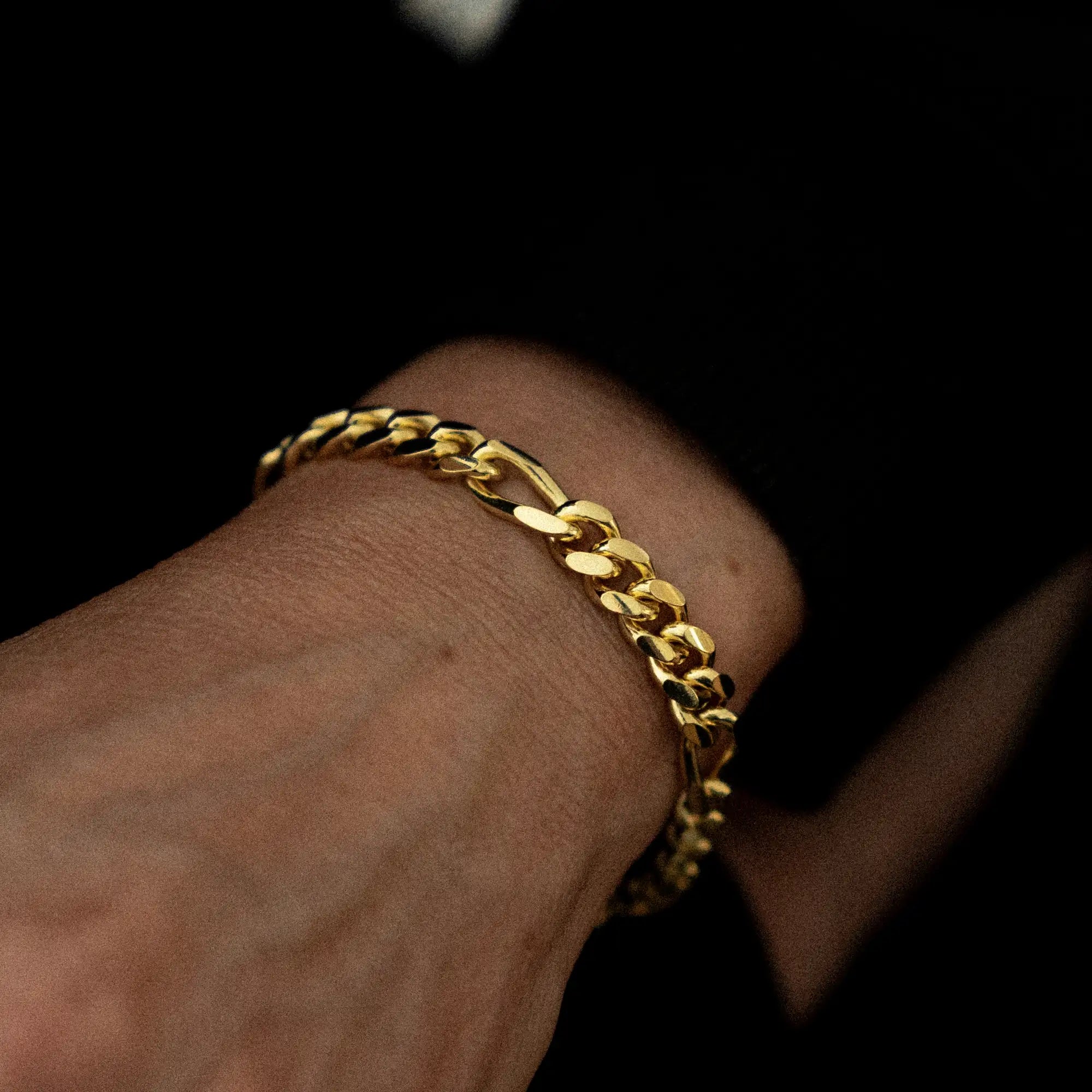 Figaro Bracelet 8mm Gold